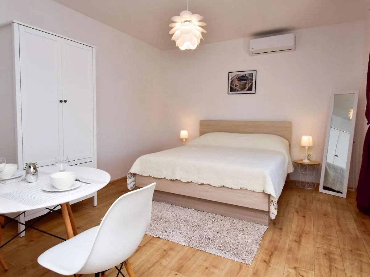Holiday Home Ana-2 By Interhome أوبروفاتش